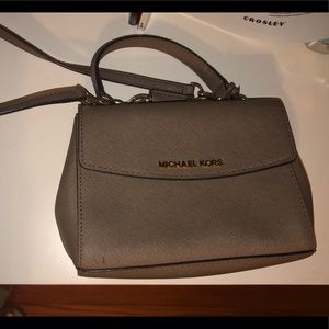Michael kors crossbody